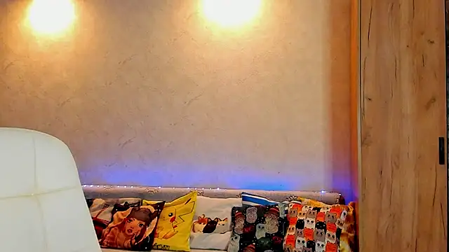 mia grantes online show from February 2025 07:17:01 PM