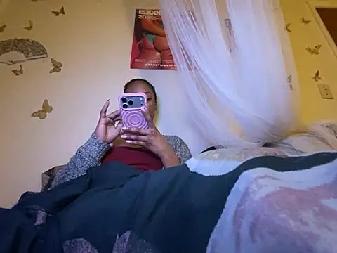 Snapshot of Iceblanca chatting on February 2026 11:04:01 PM Iceblanca online show from February 2026 11:04:01 PM