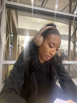 Iceblanca online show from November 2025 12:27:01 AM