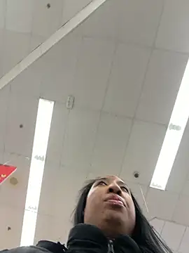 Snapshot of Iceblanca chatting on February 2026 05:24:02 PM Iceblanca online show from February 2026 05:24:02 PM