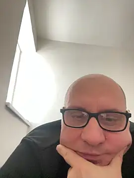 Snapshot of vanjbi45 chatting on February 2025 02:44:01 PM vanjbi45 online show from February 2025 02:44:01 PM