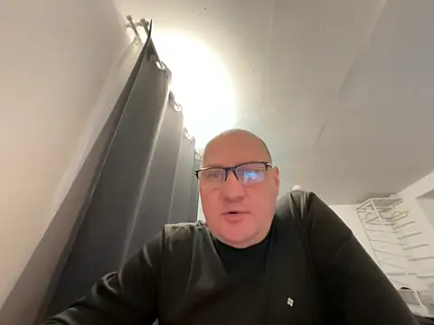 Snapshot of vanjbi45 chatting on February 2026 06:42:02 AM vanjbi45 online show from February 2026 06:42:02 AM