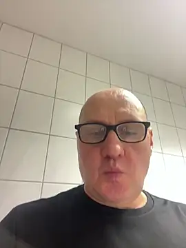 Snapshot of vanjbi45 chatting on March 2025 05:44:01 AM vanjbi45 online show from March 2025 05:44:01 AM