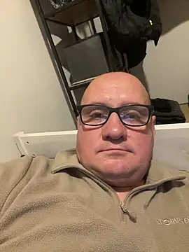 Snapshot of vanjbi45 chatting on October 2025 07:05:02 PM vanjbi45 online show from October 2025 07:05:02 PM