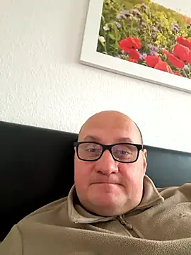 Snapshot of vanjbi45 chatting on November 2025 09:03:02 AM vanjbi45 online show from November 2025 09:03:02 AM