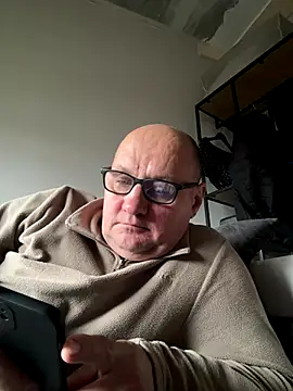 Snapshot of vanjbi45 chatting on October 2025 09:19:02 AM vanjbi45 online show from October 2025 09:19:02 AM