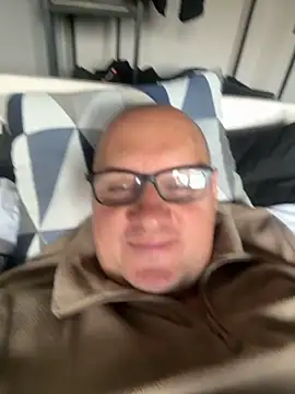 Snapshot of vanjbi45 chatting on October 2025 07:52:01 AM vanjbi45 online show from October 2025 07:52:01 AM