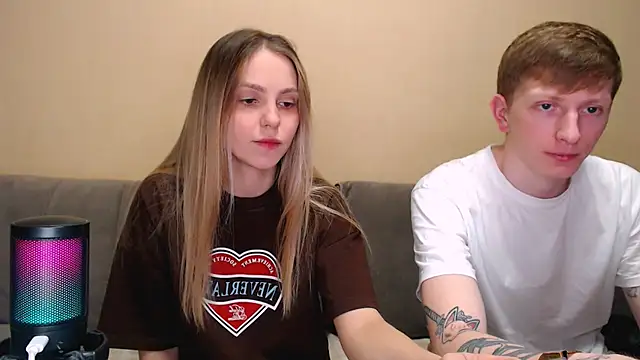 juliaanddima online show from February 2026 09:47:01 PM