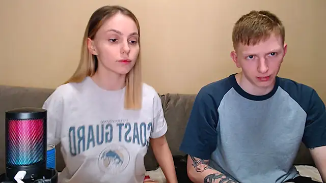 juliaanddima online show from March 2026 09:20:02 PM