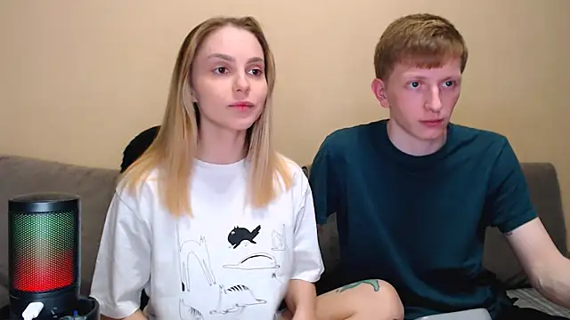 juliaanddima online show from April 2026 10:12:01 PM