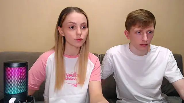 juliaanddima online show from February 2026 12:24:02 AM