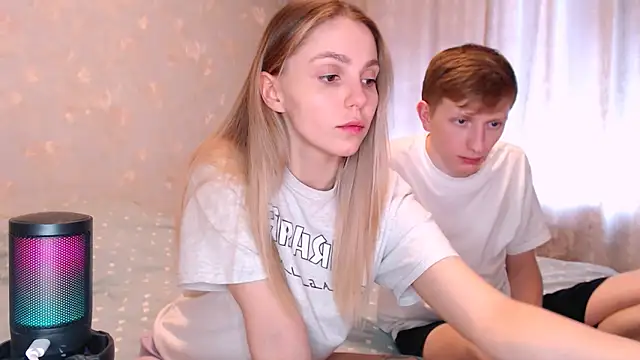 juliaanddima online show from February 2026 11:32:02 AM