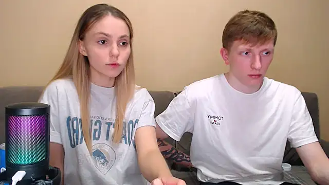 juliaanddima online show from February 2026 09:56:02 PM