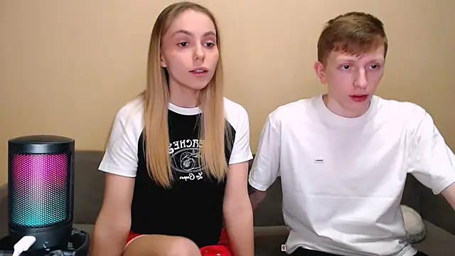 juliaanddima online show from February 2026 09:56:01 PM