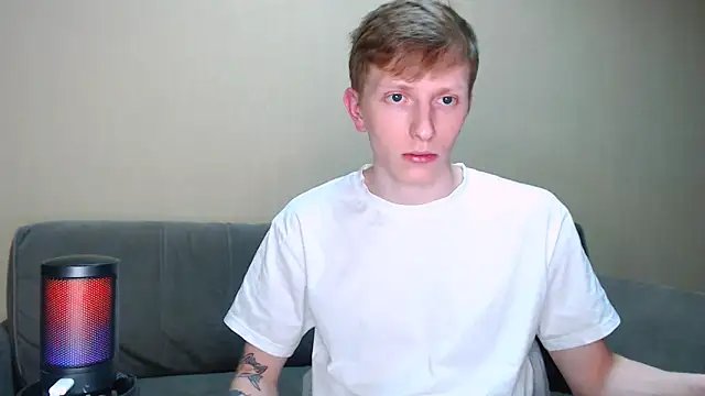 juliaanddima online show from February 2026 10:33:01 PM