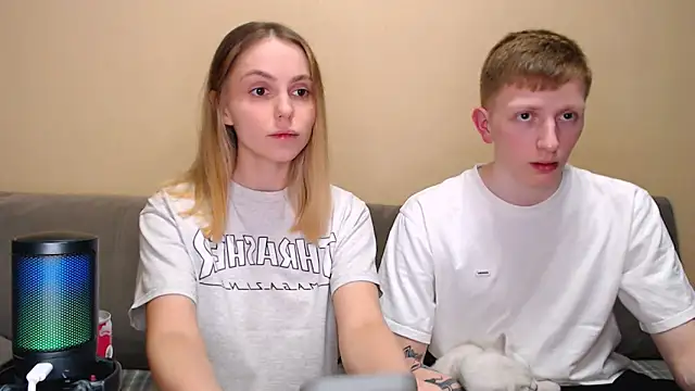 juliaanddima online show from March 2026 10:17:02 PM