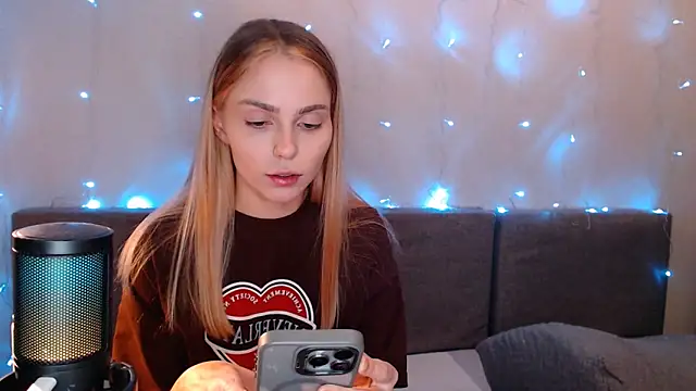 juliaanddima online show from September 2025 09:39:01 PM