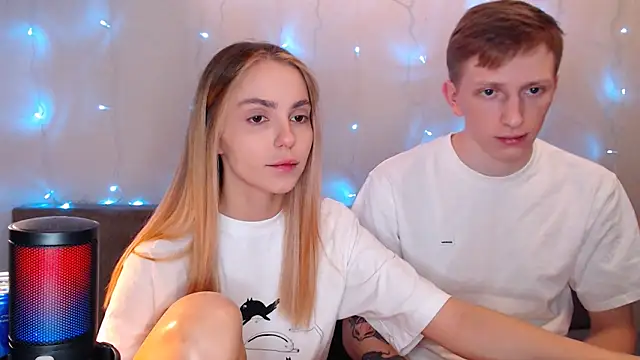juliaanddima online show from October 2025 10:00:02 PM