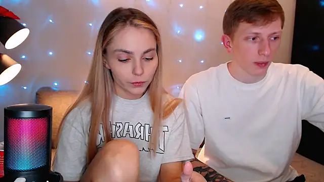 juliaanddima online show from October 2025 10:40:02 PM