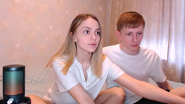 juliaanddima online show from April 2026 09:22:01 AM