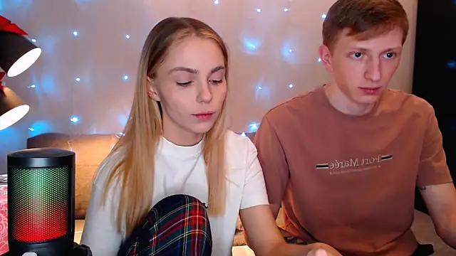 juliaanddima online show from October 2025 09:49:02 PM
