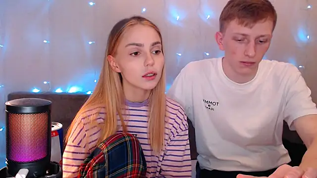 juliaanddima online show from September 2025 08:34:01 PM