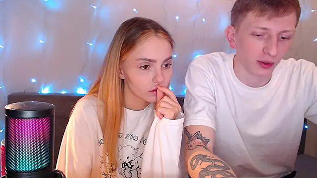 juliaanddima online show from September 2025 10:04:01 PM