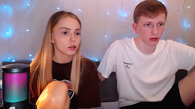 juliaanddima online show from October 2025 10:46:02 PM