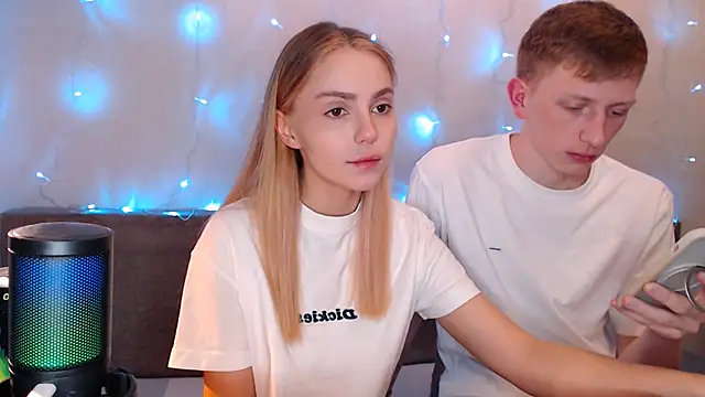 juliaanddima online show from September 2025 10:04:02 PM