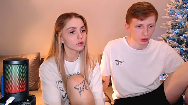 juliaanddima online show from December 2025 10:21:02 PM