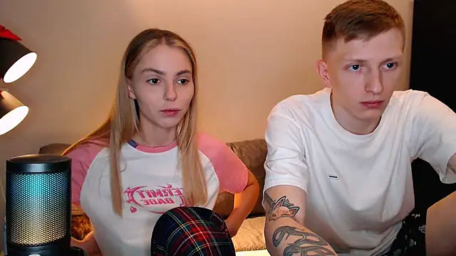 juliaanddima online show from October 2025 10:53:01 PM