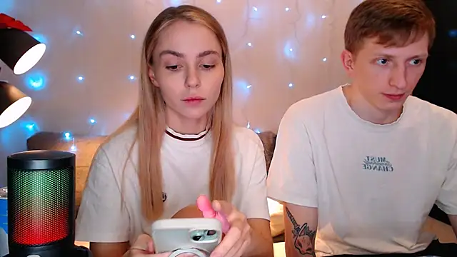 juliaanddima online show from October 2025 09:49:02 PM