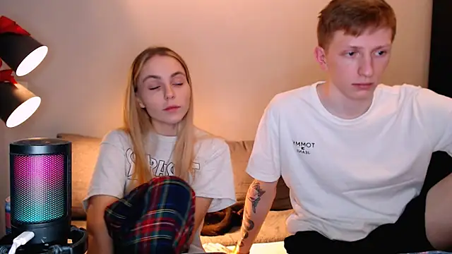 juliaanddima online show from November 2025 08:59:01 AM