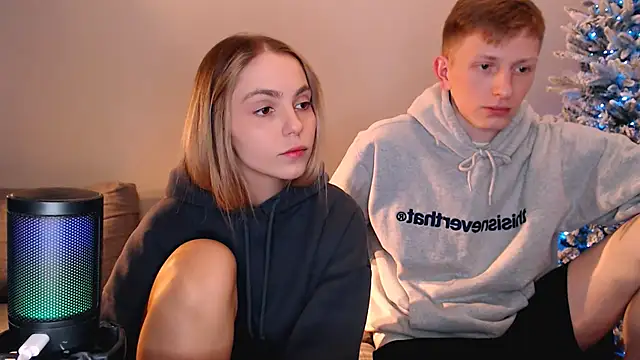 juliaanddima online show from January 2026 10:27:01 PM