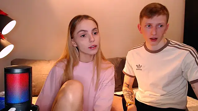 juliaanddima online show from November 2025 10:13:01 PM