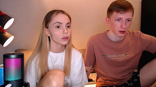 juliaanddima online show from November 2025 08:26:02 AM