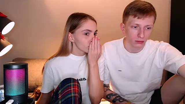 juliaanddima online show from November 2025 09:52:01 PM