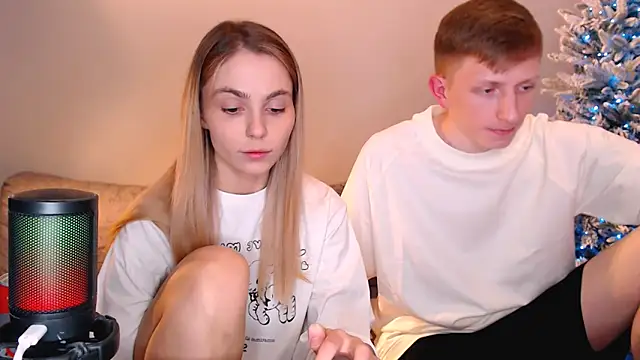 juliaanddima online show from January 2026 09:44:02 PM