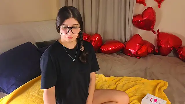 Snapshot of Linda_EX chatting on February 2026 07:24:01 PM Linda EX online show from February 2026 07:24:01 PM