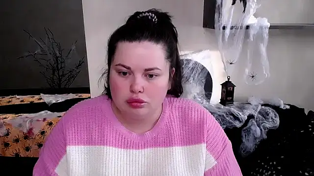 Emily Mo online show from October 2025 06:23:01 AM