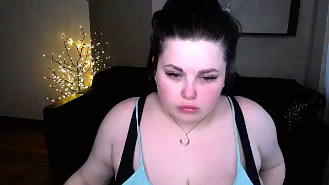 Emily Mo online show from March 2025 10:49:02 AM