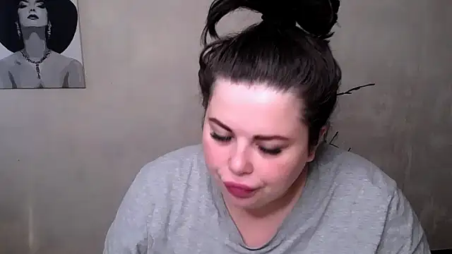 Emily Mo online show from September 2025 05:41:01 AM