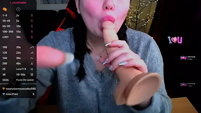 Emily Mo online show from February 2025 09:58:01 AM