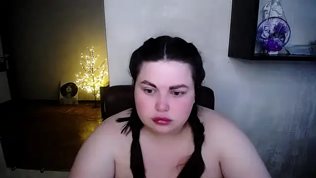 Snapshot of Emily_Mo chatting on June 2026 06:09:01 AM Emily Mo online show from June 2026 06:09:01 AM