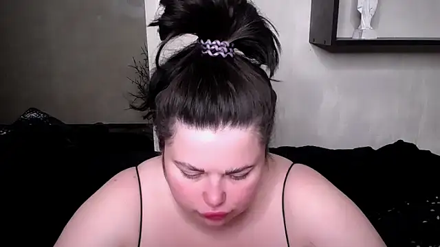 Emily Mo online show from October 2025 05:16:02 AM
