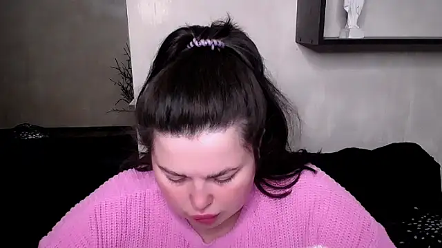 Emily Mo online show from October 2025 05:43:02 AM