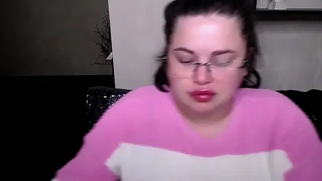 Emily Mo online show from October 2025 06:03:01 AM