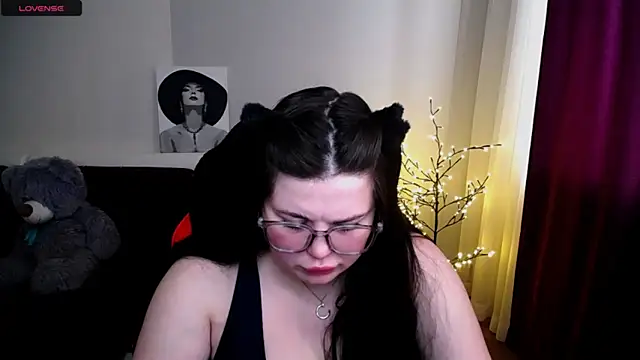 Emily Mo online show from February 2025 09:45:02 AM