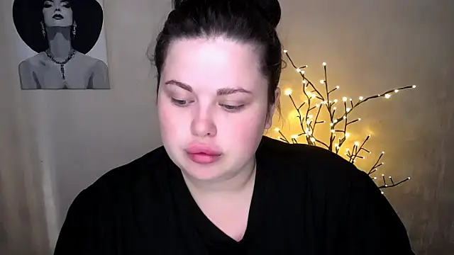 Emily Mo online show from September 2025 05:29:01 AM