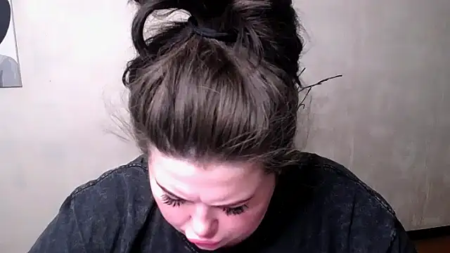 Emily Mo online show from September 2025 05:36:01 AM